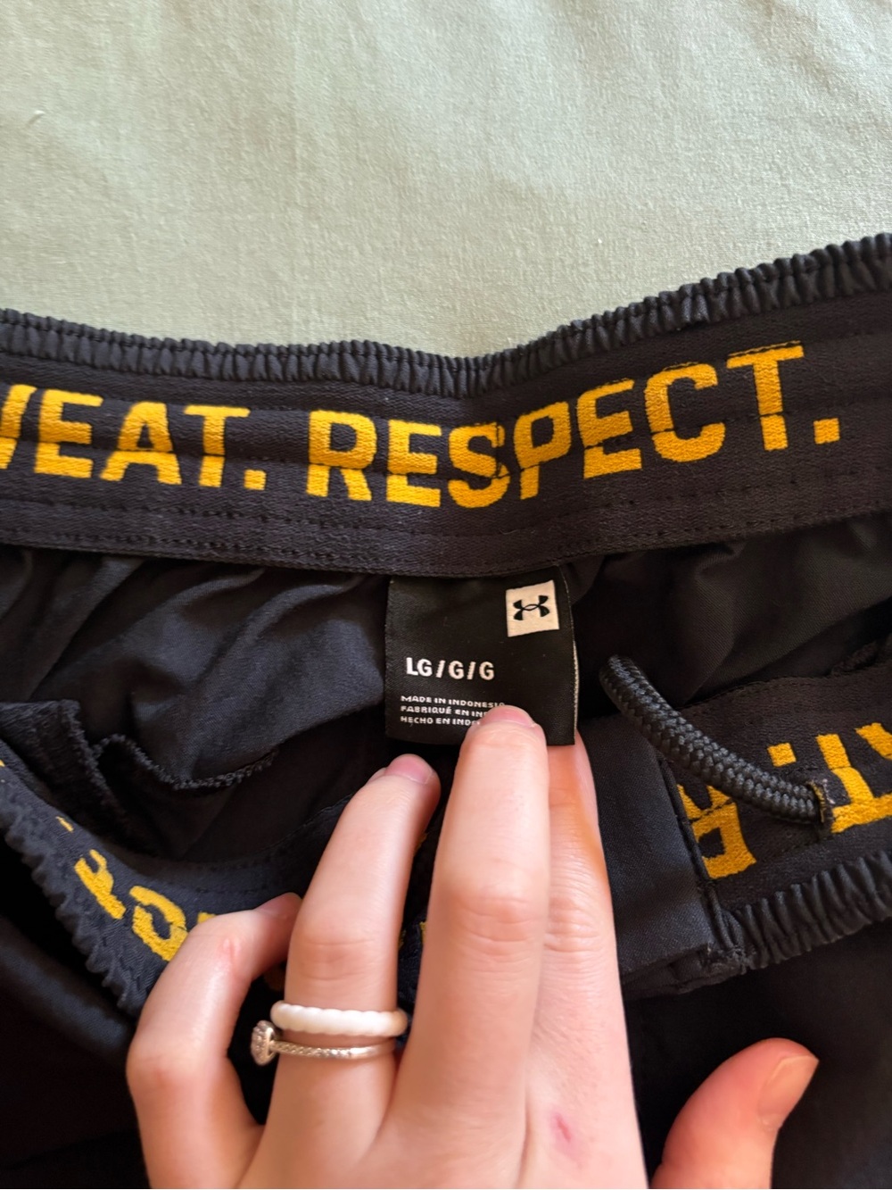 Under Armour Project Rock Woven Cargo Pants - Picture 6 of 8